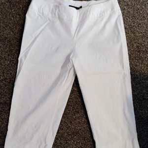 3 for $15 Zac and Rachel 2X white capris